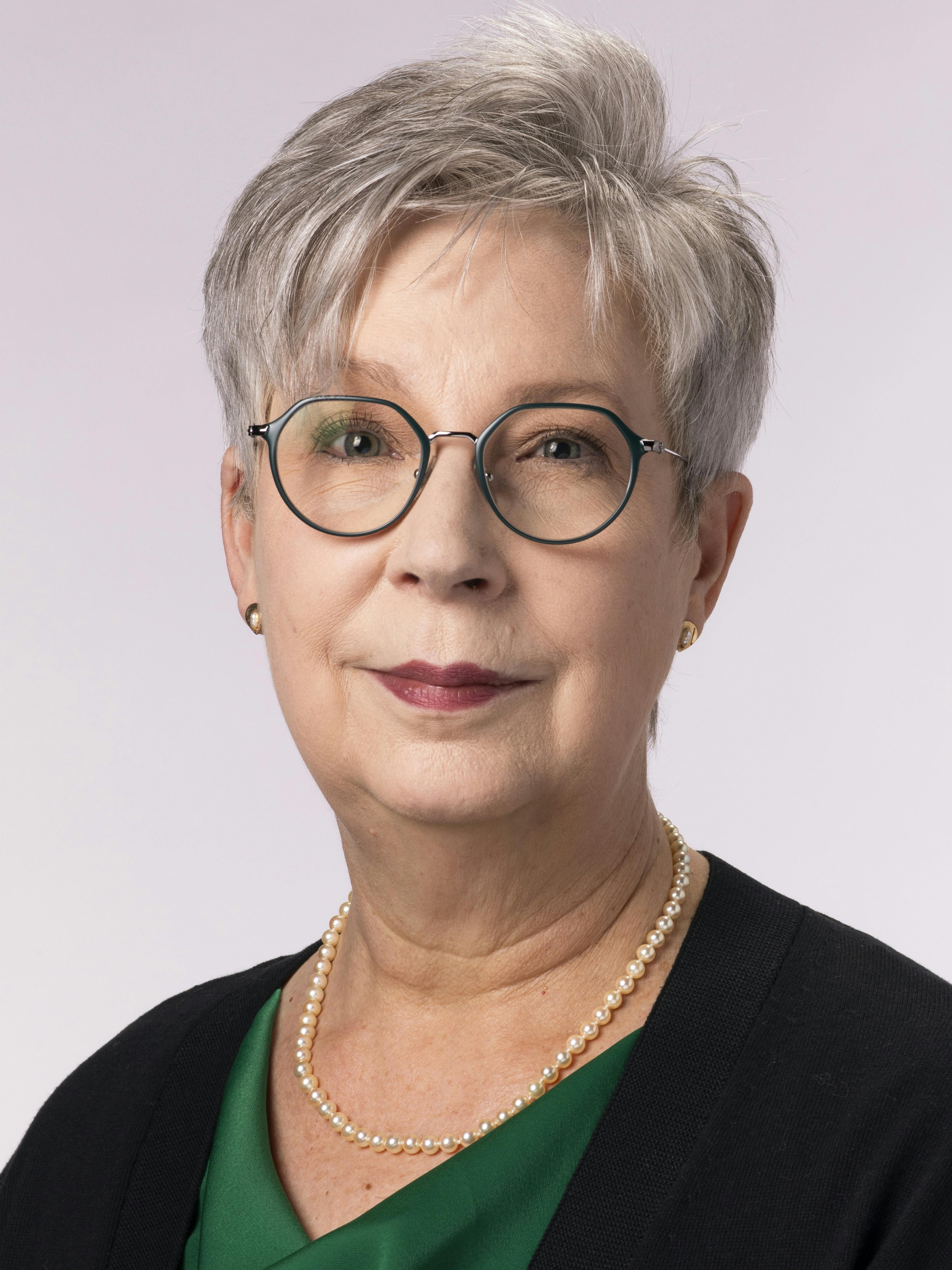 Elizabeth "Beth" Eslick headshot