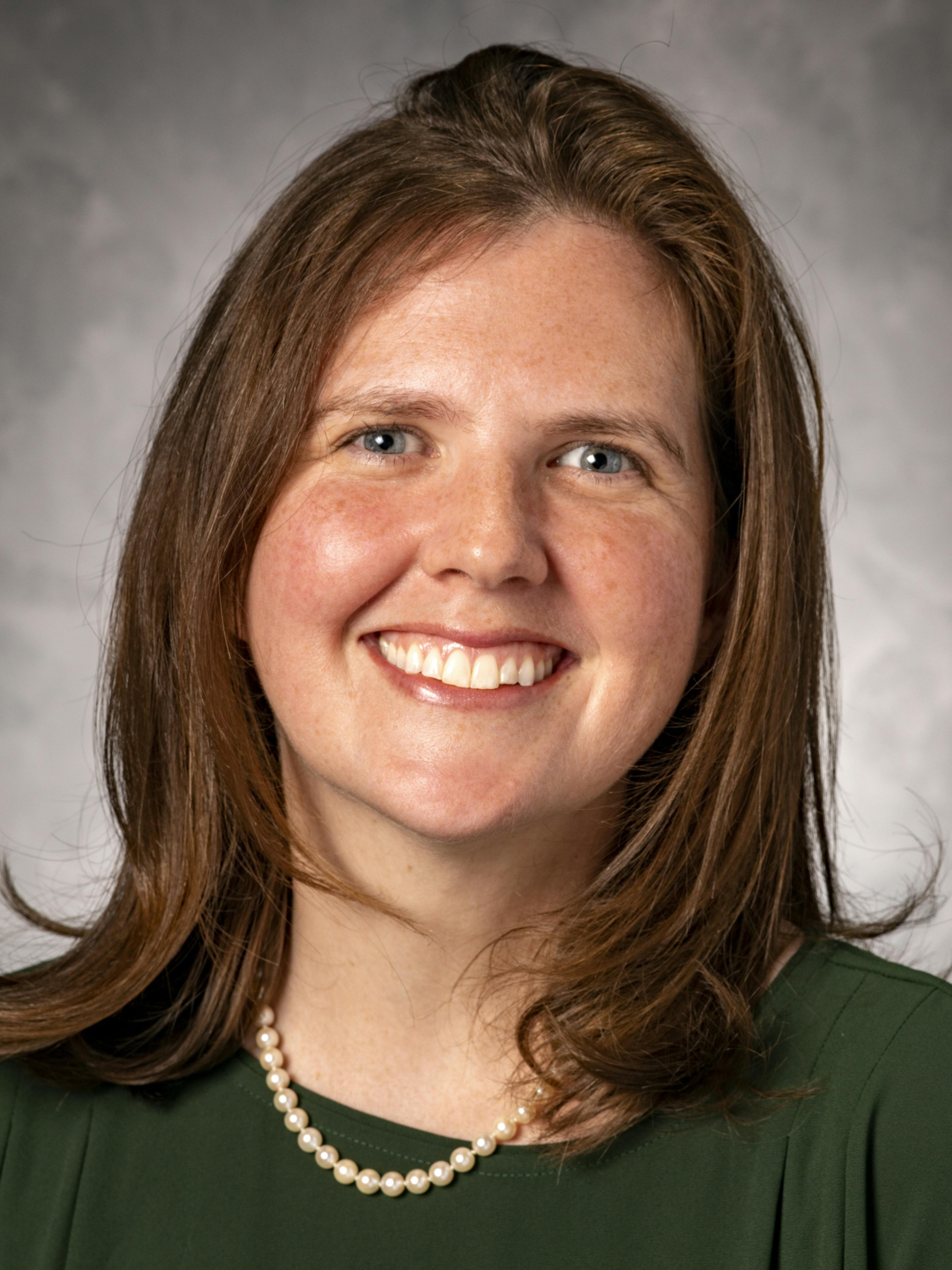 Lindy Parker headshot