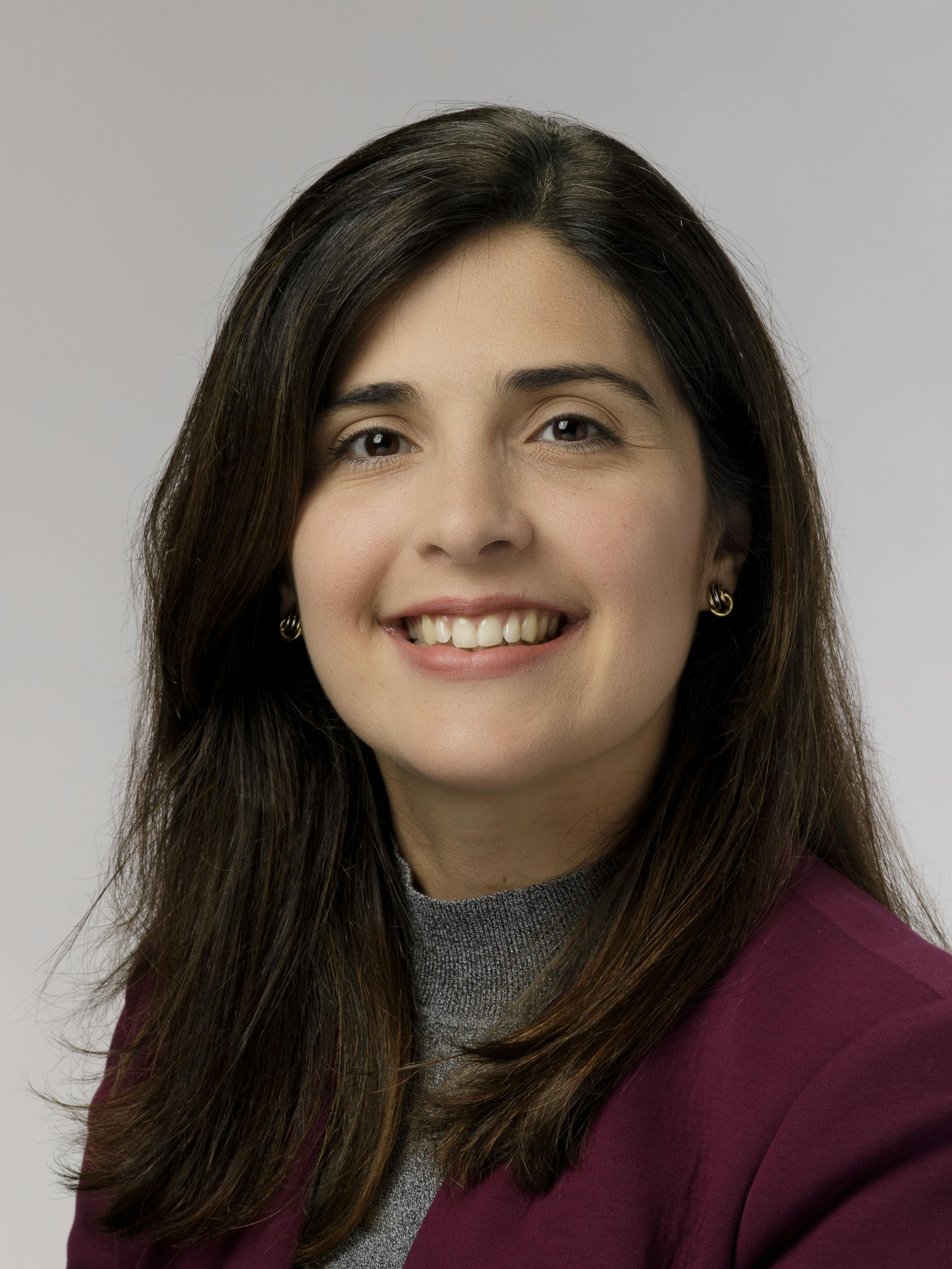 Mariana Becker headshot