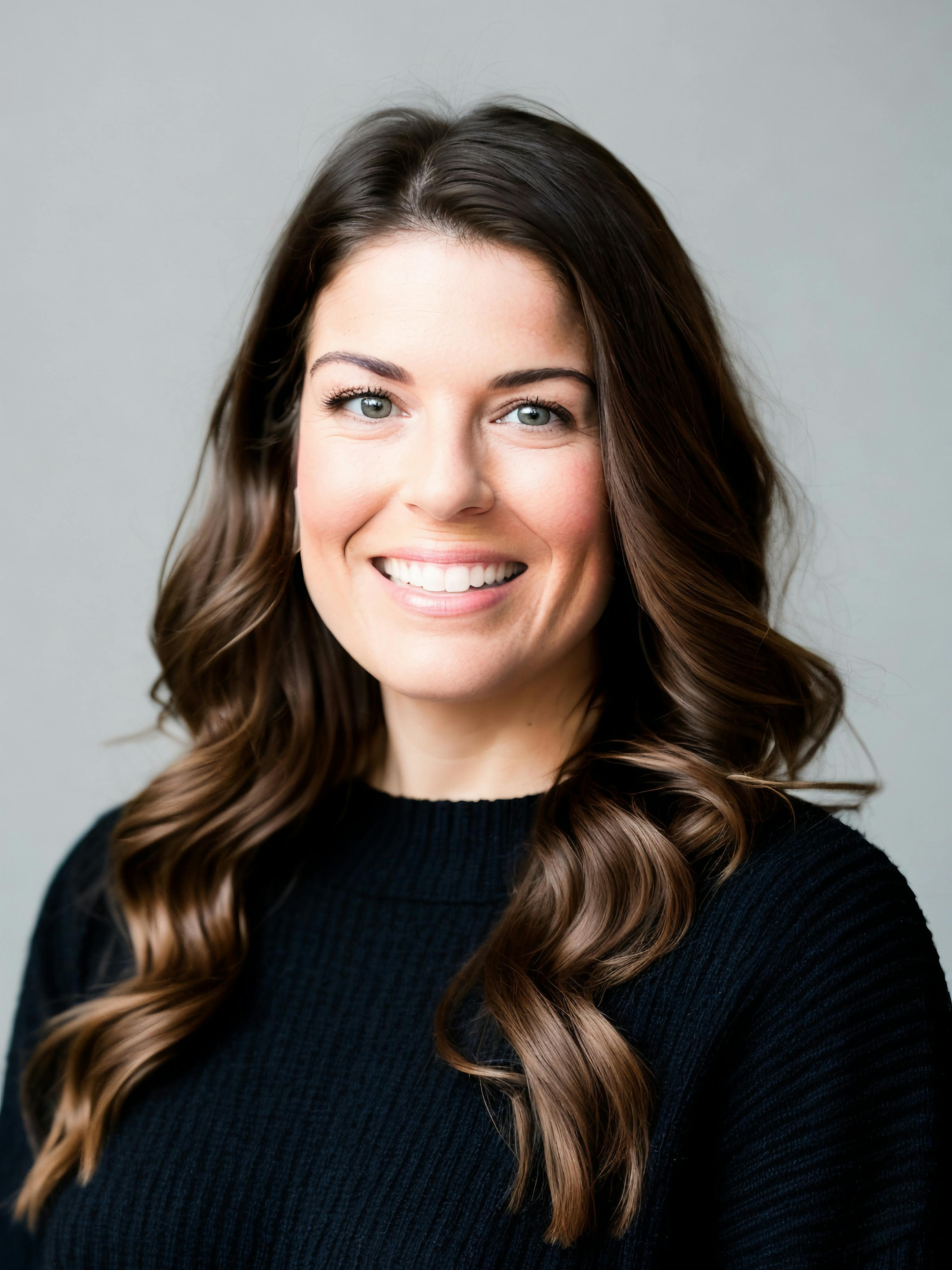 Nina Santus headshot