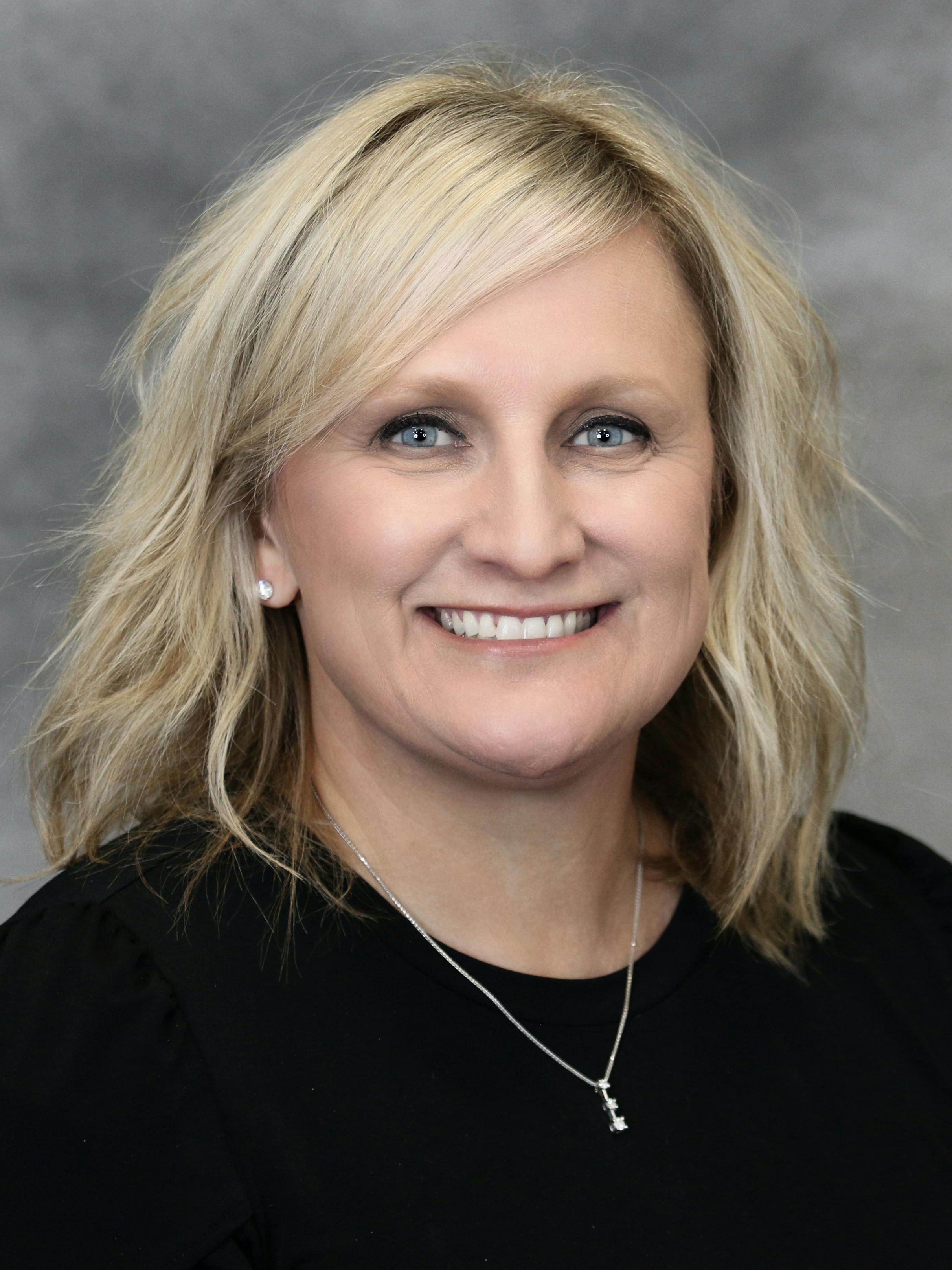 Tracy Davenport headshot